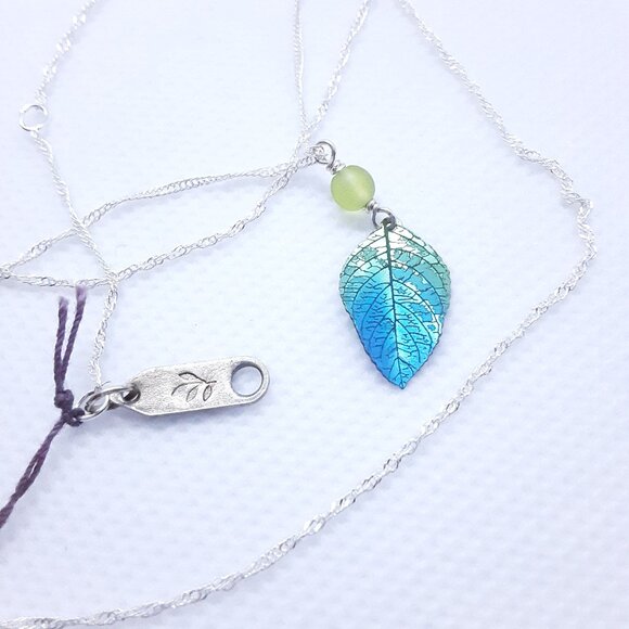 New Holly Yashi leaf necklace - Picture 10 of 16